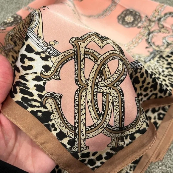 Silk-Look Pink Leopard Chain Print Scarf - Picture 2 of 3